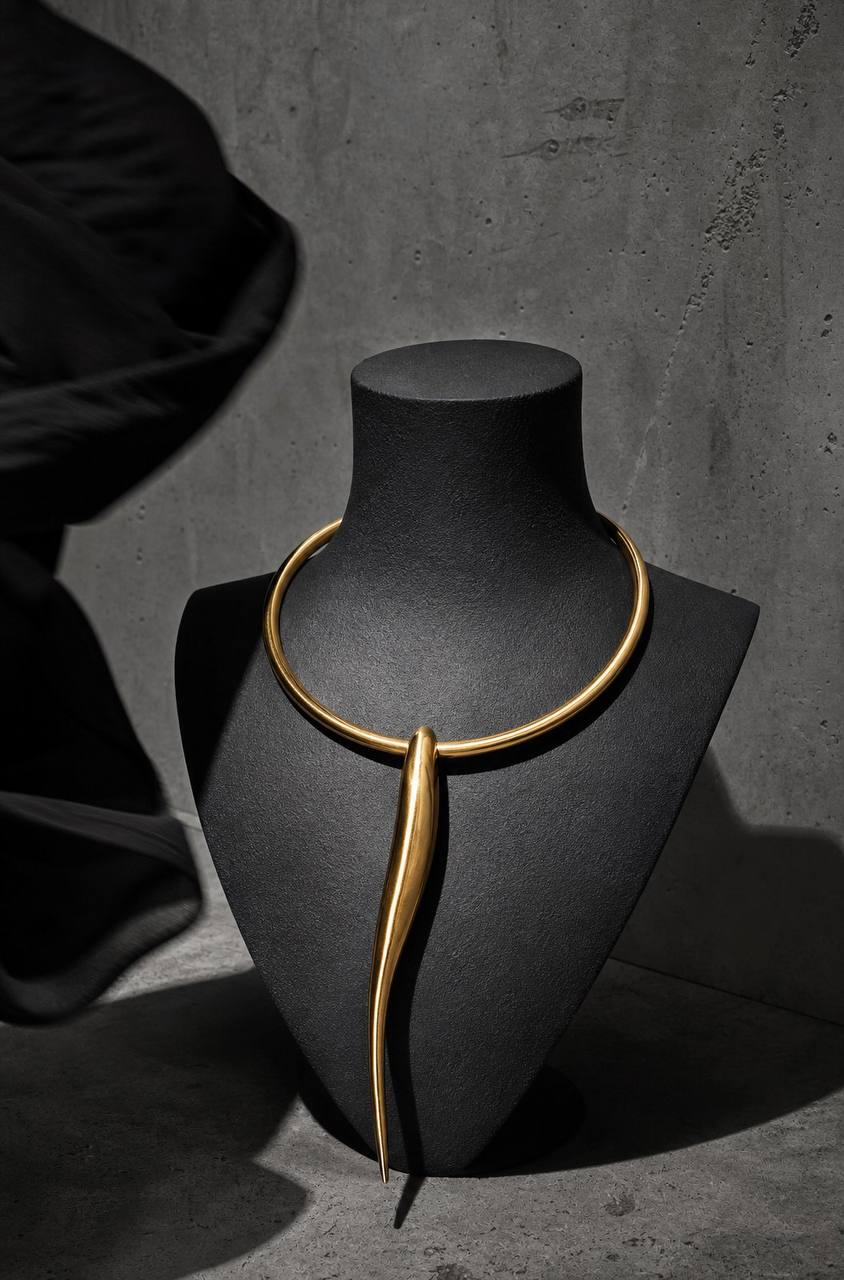 Sculptural Gold campaign image